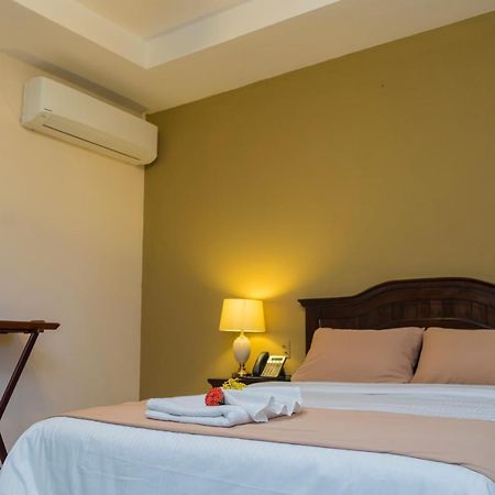 Farallones Hotel Chinandega Eksteriør billede