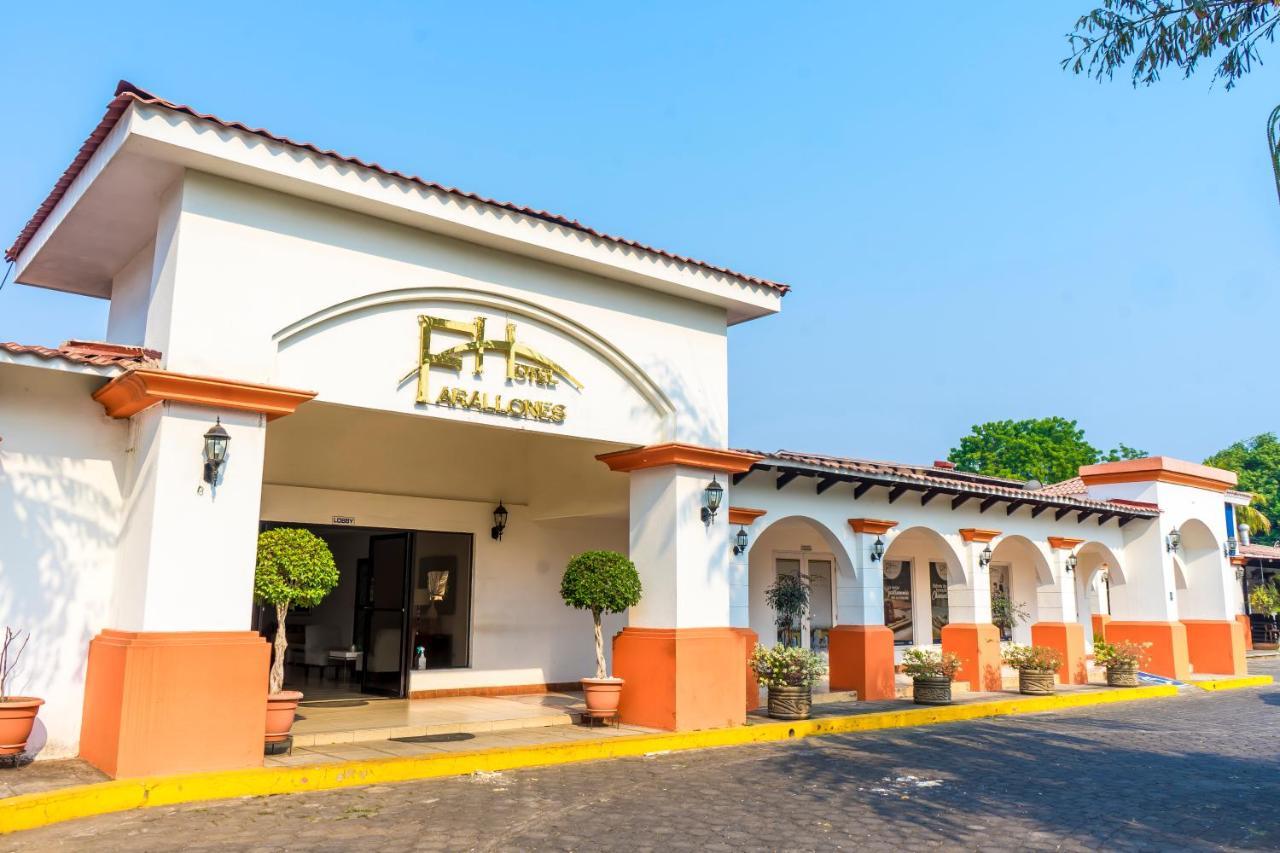 Farallones Hotel Chinandega Eksteriør billede