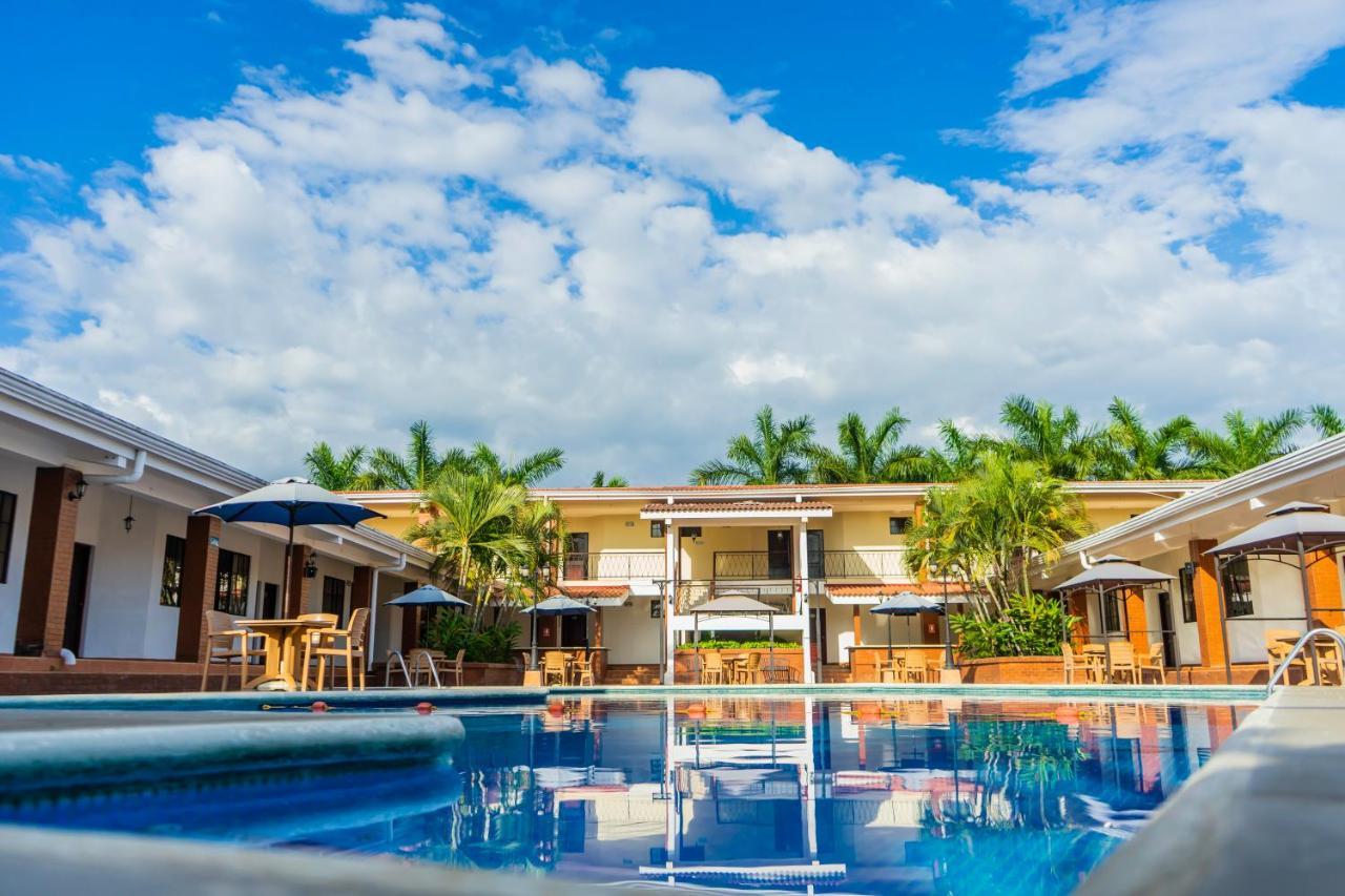 Farallones Hotel Chinandega Eksteriør billede