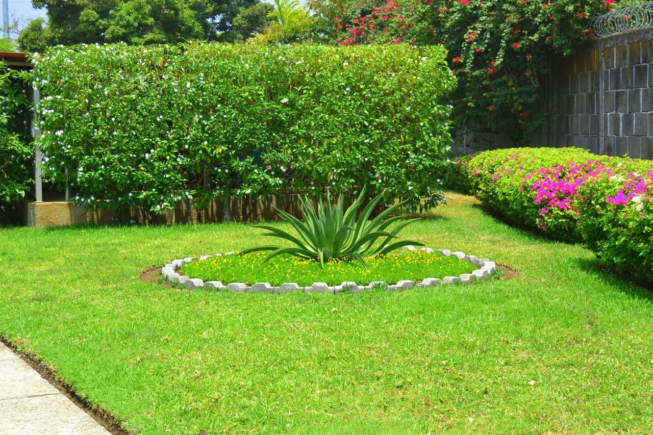 Farallones Hotel Chinandega Værelse billede