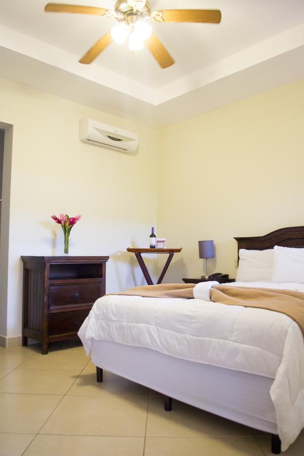 Farallones Hotel Chinandega Eksteriør billede
