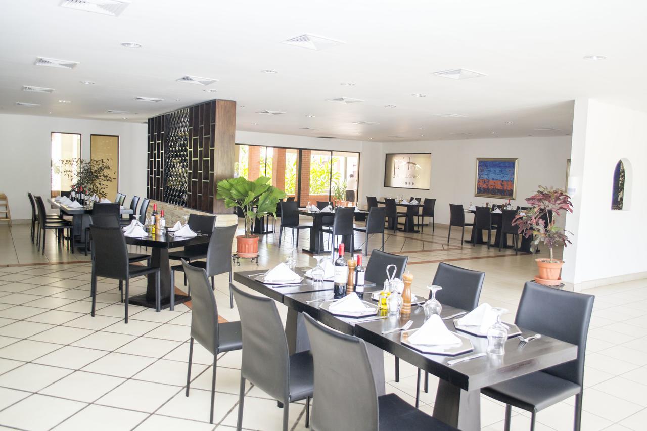 Farallones Hotel Chinandega Eksteriør billede
