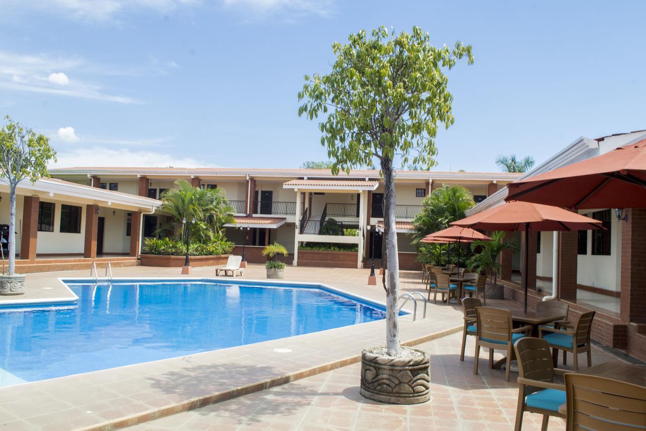 Farallones Hotel Chinandega Eksteriør billede