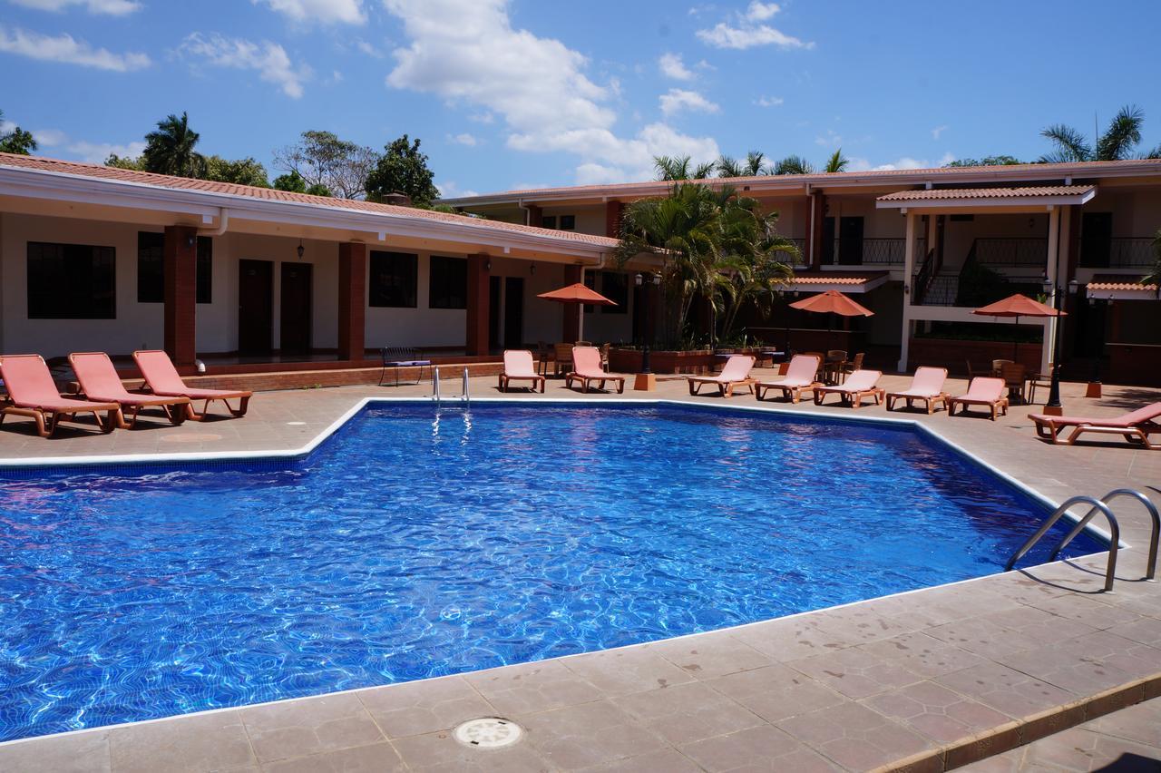 Farallones Hotel Chinandega Eksteriør billede