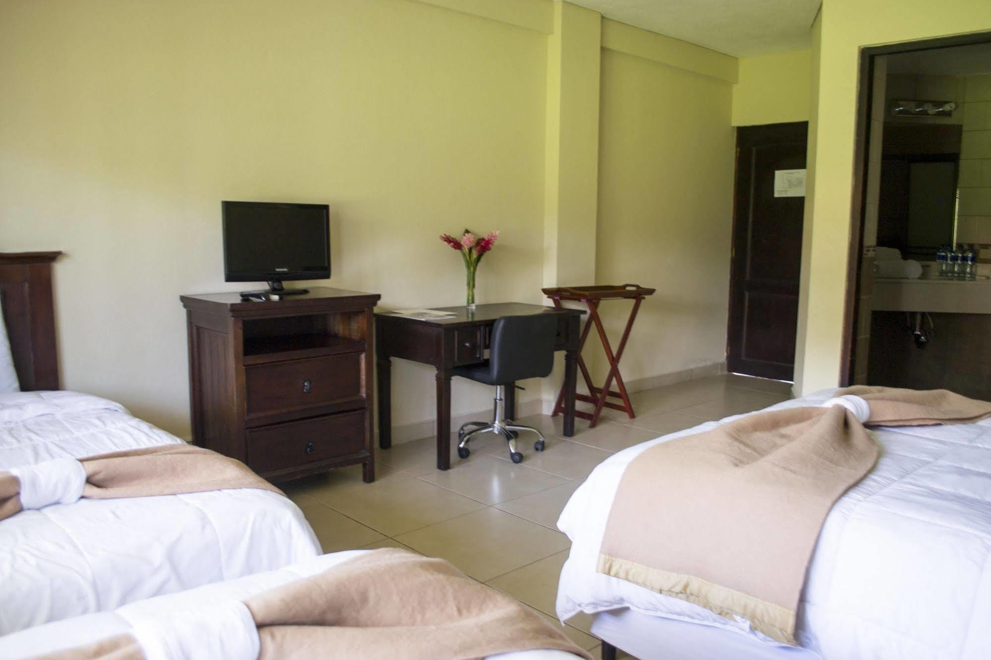 Farallones Hotel Chinandega Eksteriør billede