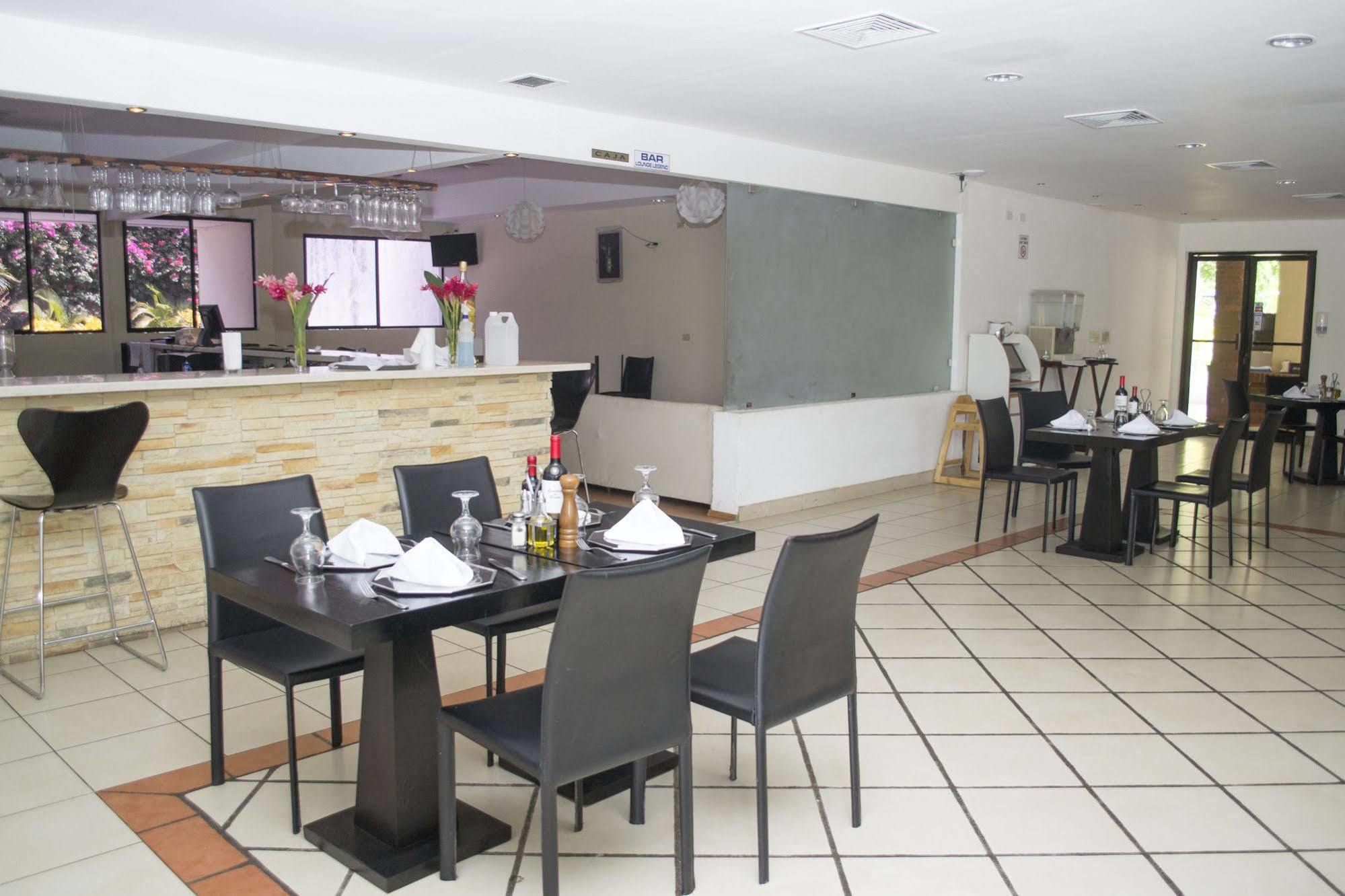 Farallones Hotel Chinandega Eksteriør billede