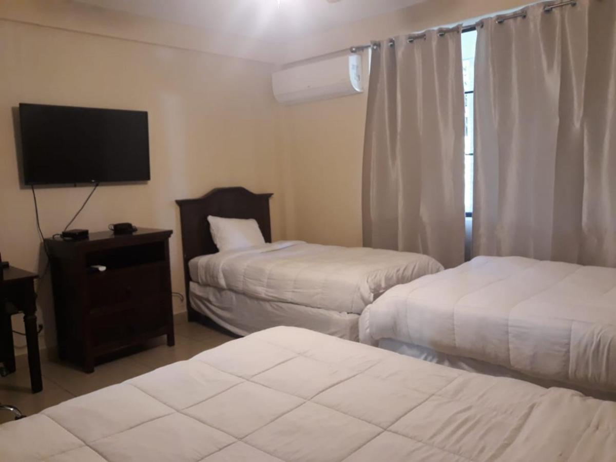 Farallones Hotel Chinandega Eksteriør billede