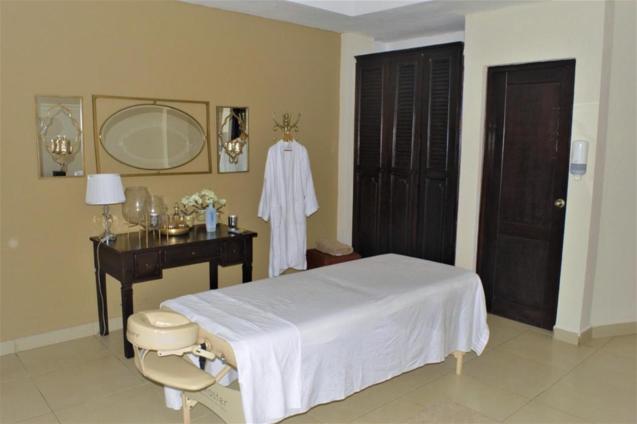 Farallones Hotel Chinandega Eksteriør billede